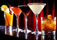 Kỹ thuật khuấy trong pha chế cocktail Bartender cần biết