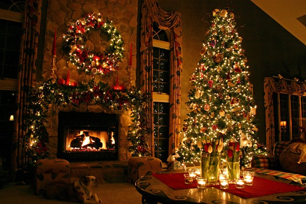 Nếu bạn đang tìm kiếm một địa điểm lưu trú đẹp và đầy cảm hứng để tận hưởng mùa Giáng sinh, hãy tham dự vào khách sạn trang trí bằng cây thông Noel xinh đẹp này. Chắc chắn bạn sẽ hài lòng với trải nghiệm tuyệt vời đó!