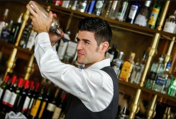 5 kỹ thuật pha chế cơ bản Bartender cần biết