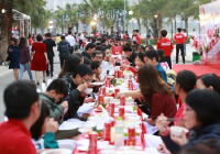 3 Giờ chạy đua thần tốc tổ chức thành công sự kiện bàn tiệc siêu dài tại Hà Nội