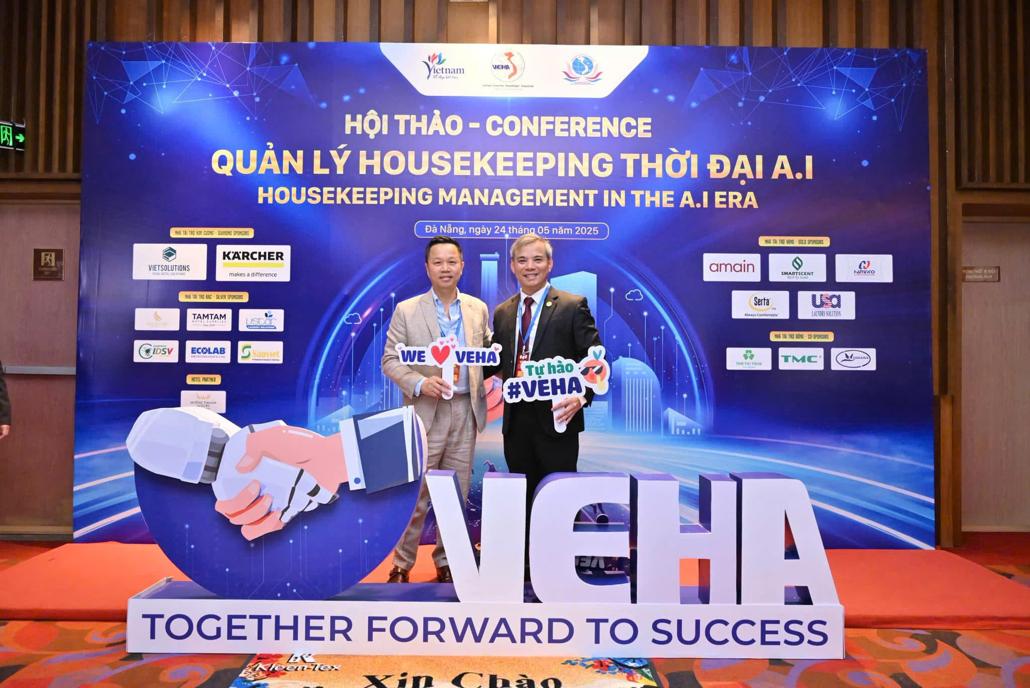 Chân Dung Người Lãnh Đạo Thời Đại Mới: Tư Duy Toàn Diện, Hành Động Đột Phá